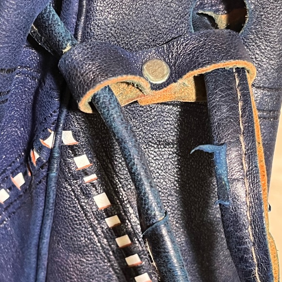 Handmade leather shoulder bag/back pack - Picture 10 of 12